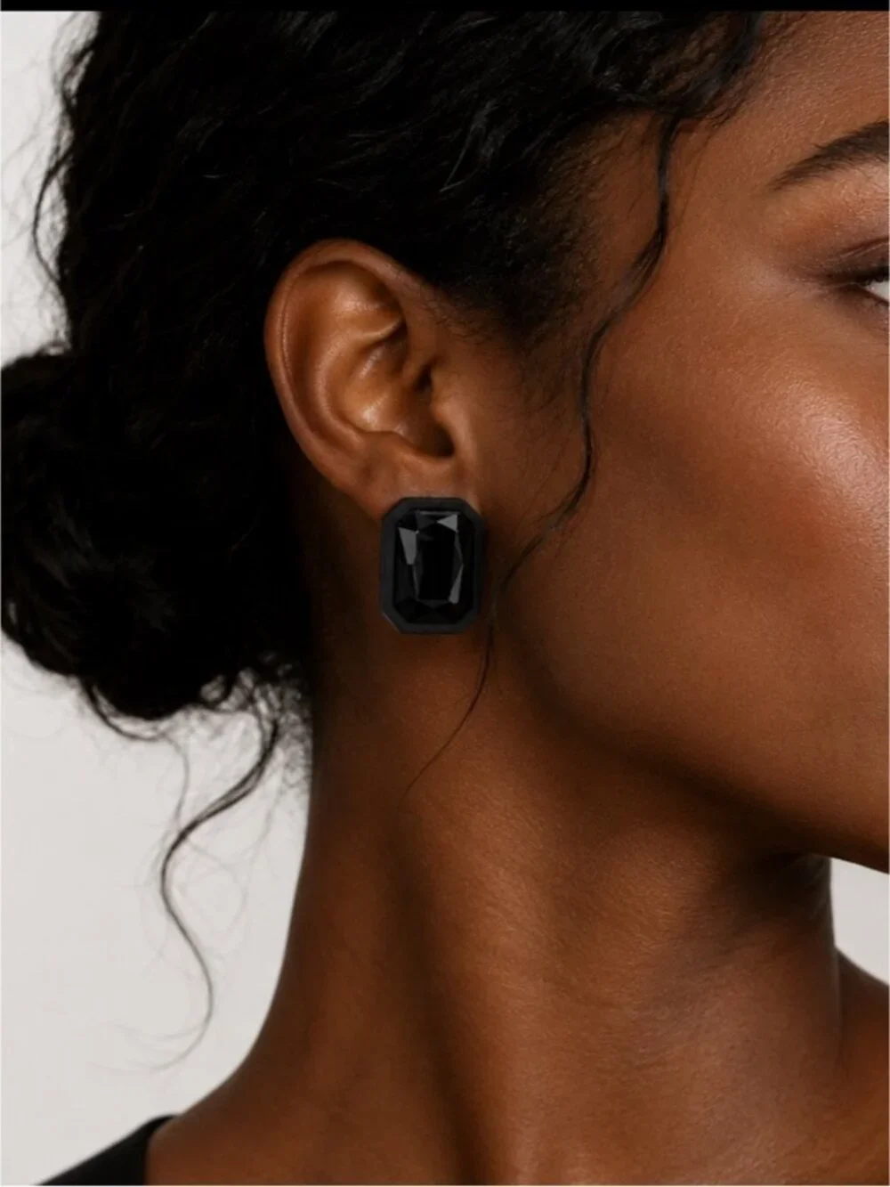 New! Black Gemstone Post Earrings (1026) NWOT